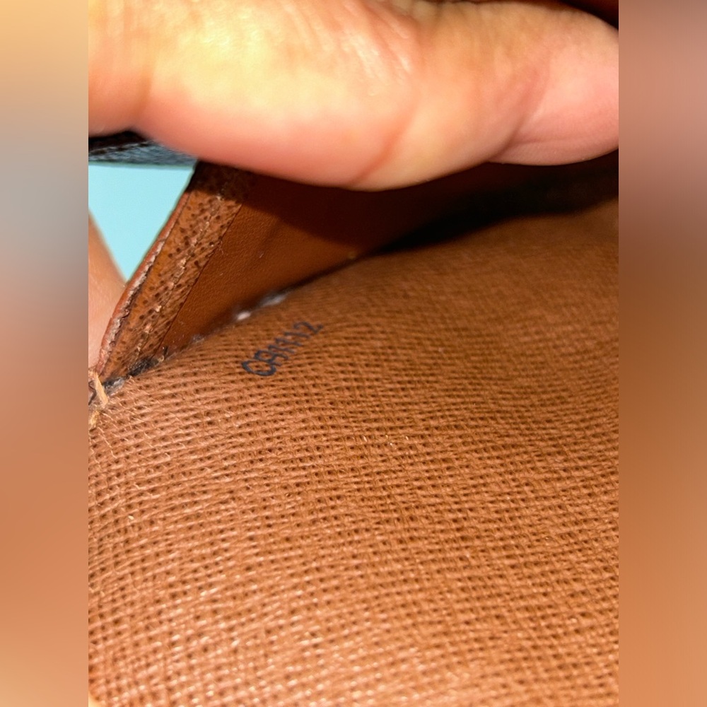 LV 🌹SOLD🌹 M - Picture 4 of 17